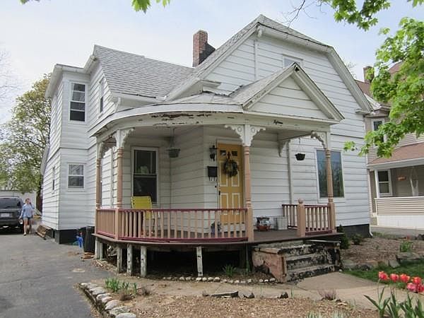 2nd image of 15 Washington Ave