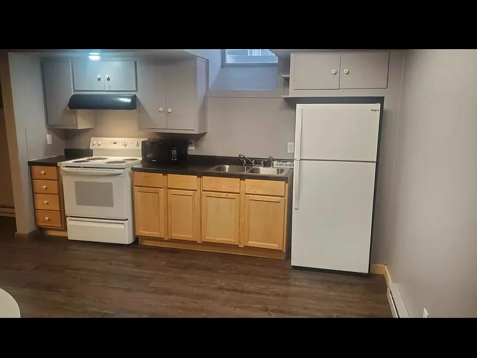 230 E Columbia St #6