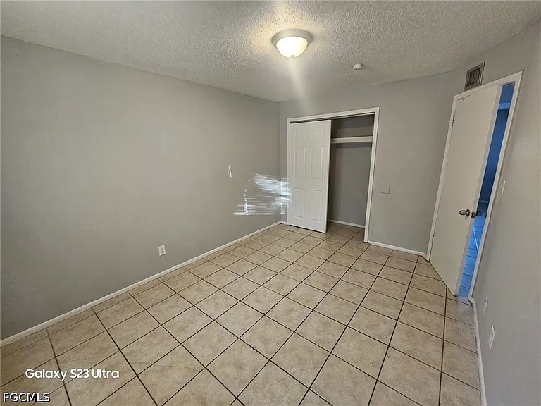 2708 Broadway — Photo 3