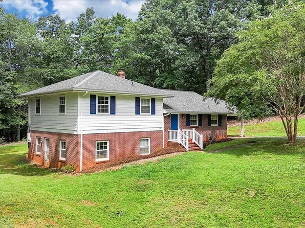 139 Owens Dr, Ferrum, VA 24088