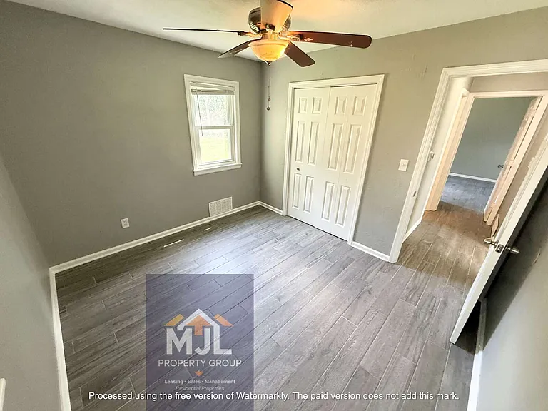 311 Jefferson Ln — Photo 12