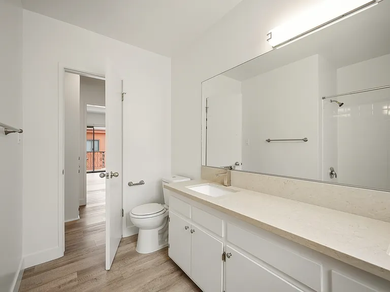 1416 Amherst Ave #6 — Photo 17