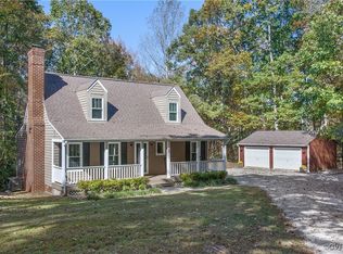 2052 Shade Hunter Ln, Maidens, VA 23102
