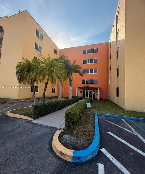 6930 Miami Gardens Dr #1-517 — Photo 14