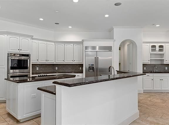 3rd image of 3503 Gardenia Dr