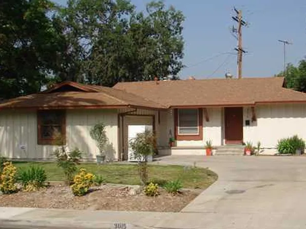 3015 Sugarloaf Dr, Riverside, CA 92507