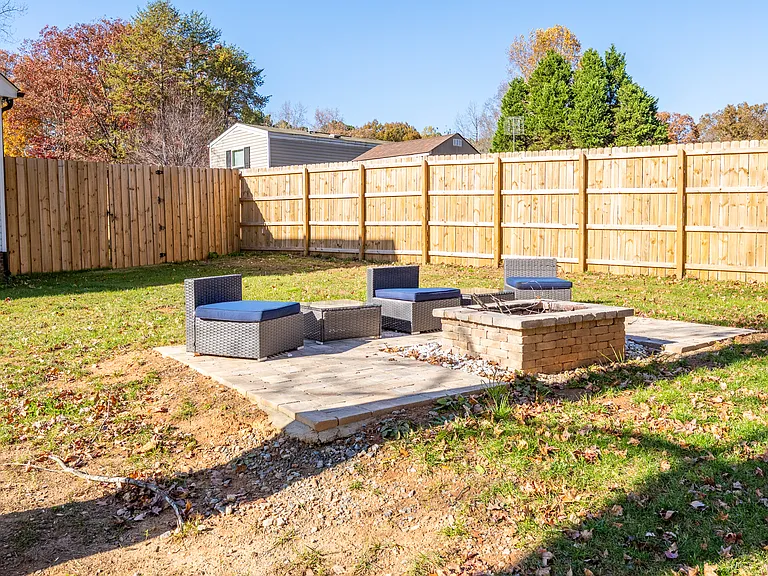 7039 Executive Cir — Photo 41
