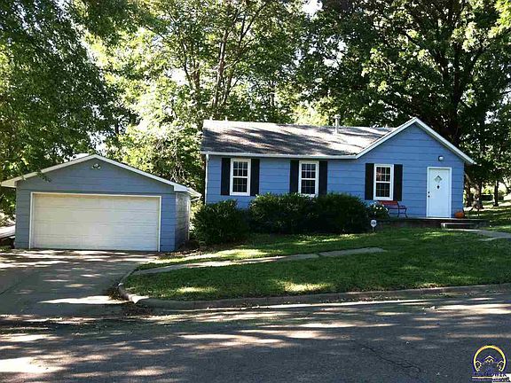 3rd image of 706 Willow St
