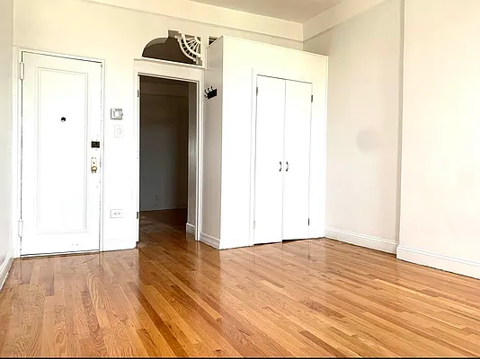 Rented by Corcoran | media 22