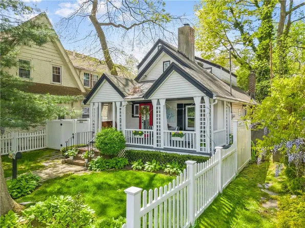 262 Lindenwood Rd, Staten Island, NY 10308