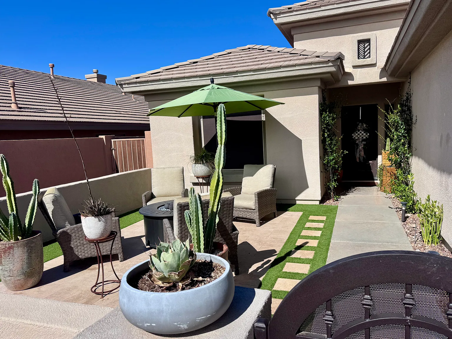 3 bed, 1790 sqft, $3,950 — Photo 2