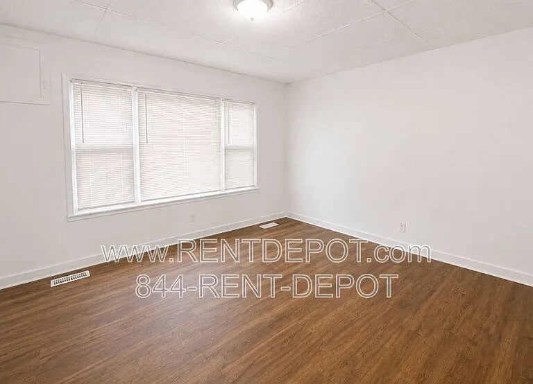 109 E Eichel Ave #A — Photo 2