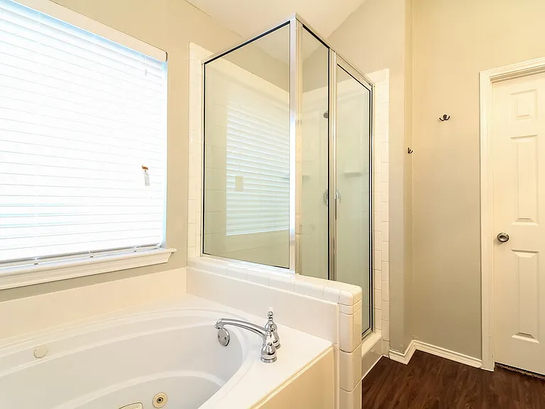 2809 Berry Hl — Photo 9