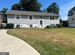 14 Centennial Ct, Sicklerville, NJ 08081