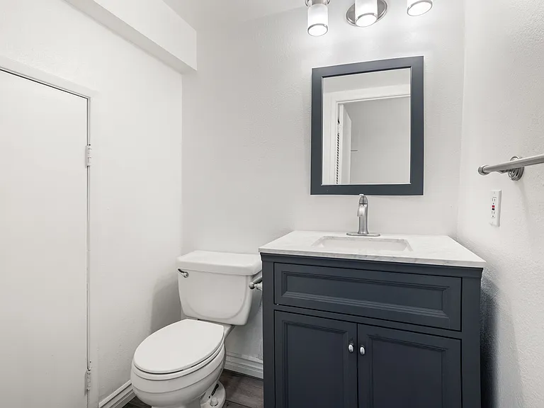 3403 Highwood Ct #155 — Photo 9