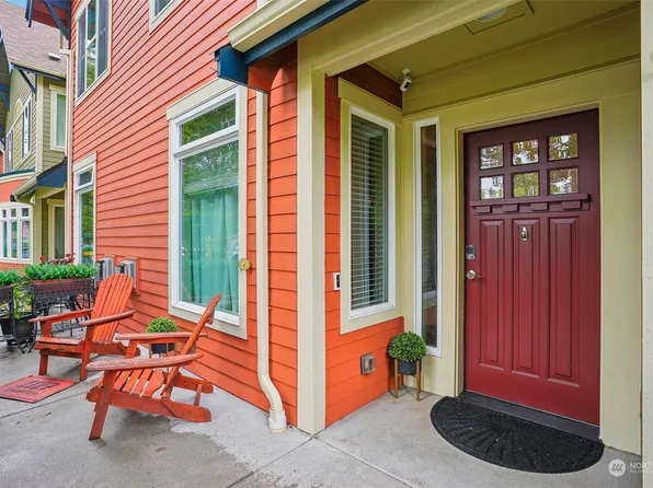 1127 Campbell Way, Bremerton, WA 98310