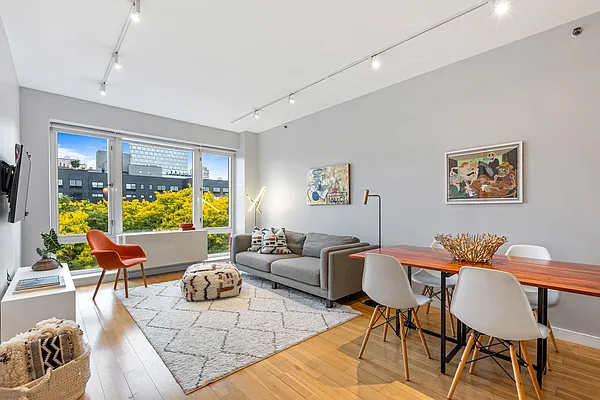 Sold by Compass | media 1