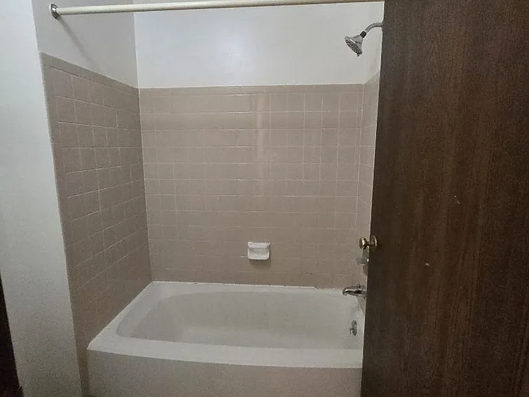 9096 N Park Plaza Ct — Photo 10