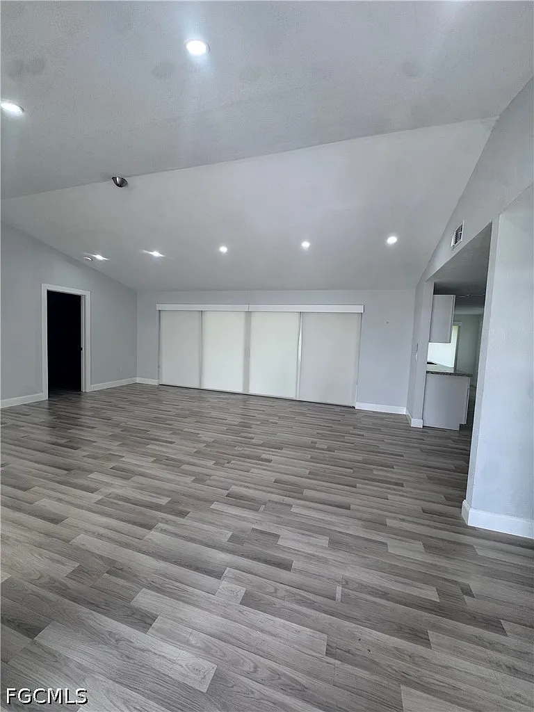 2 bed, 2.0 bath, 1500 sqft, $2,000 — Photo 3