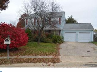 8 La Rochelle Ct, Newark, DE 19702