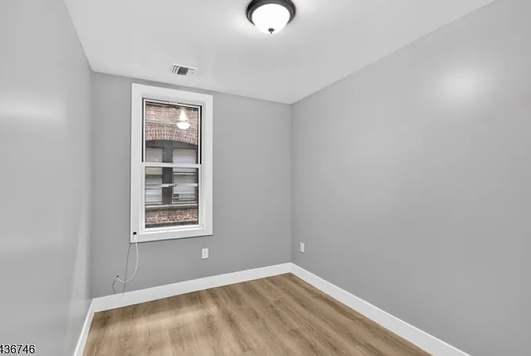 220 3rd St #17 — Photo 13