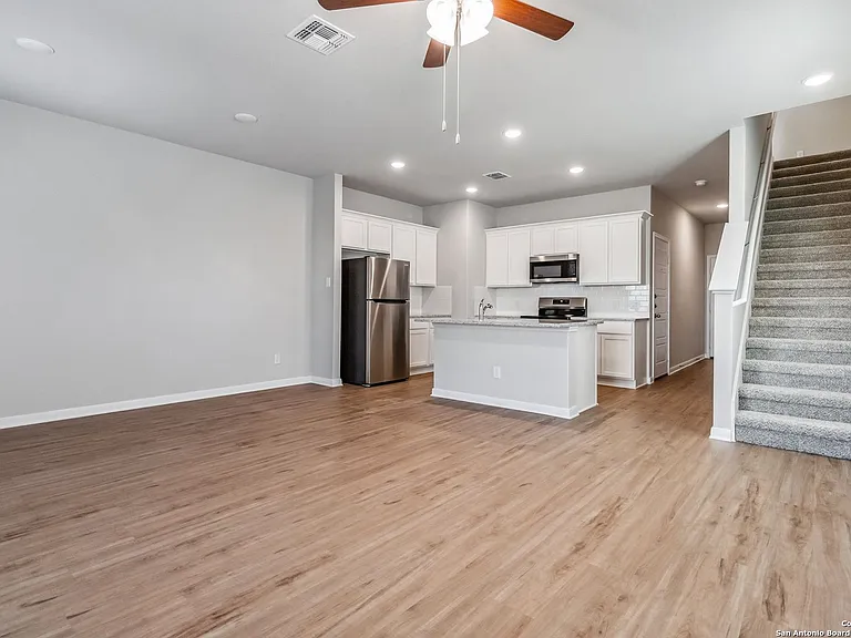 3908 Abbott Pass #101 — Photo 2