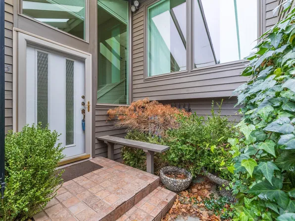 1009 E 7th St, Benton City, WA 99320