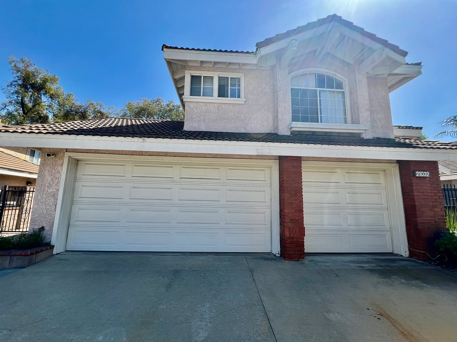5 bed, 2197 sqft, $4,700 — Photo 2