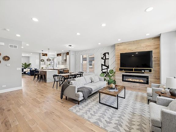 3rd image of 3842 W 108th Pl