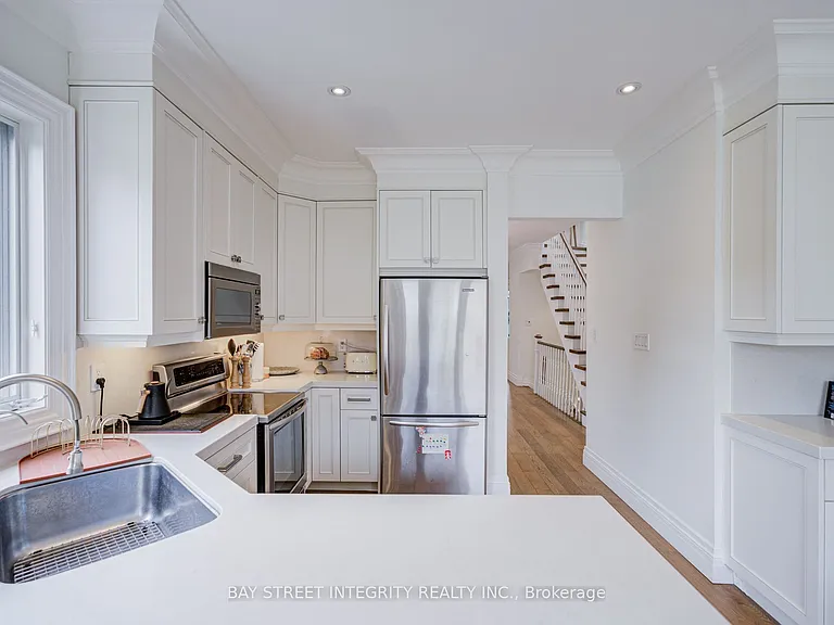 354 Old Orchard Grv — Photo 16