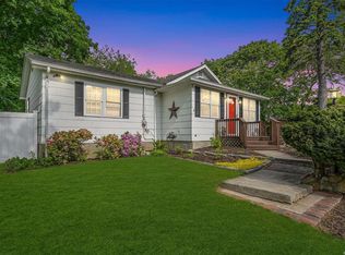 70 Zenith Rd, Rocky Point, NY 11778