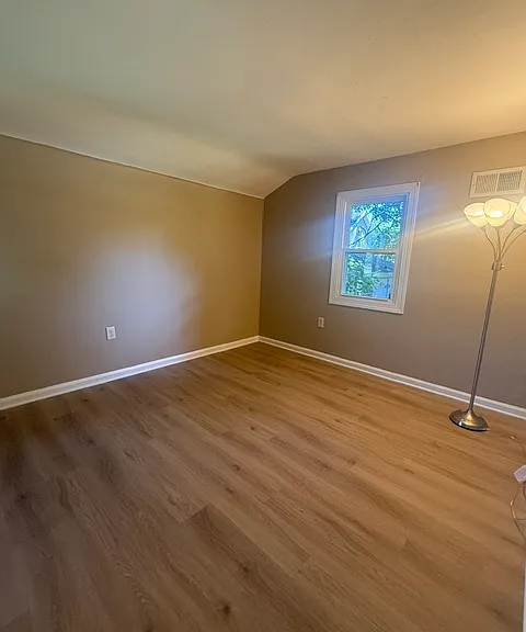 782 Parkview Dr — Photo 16