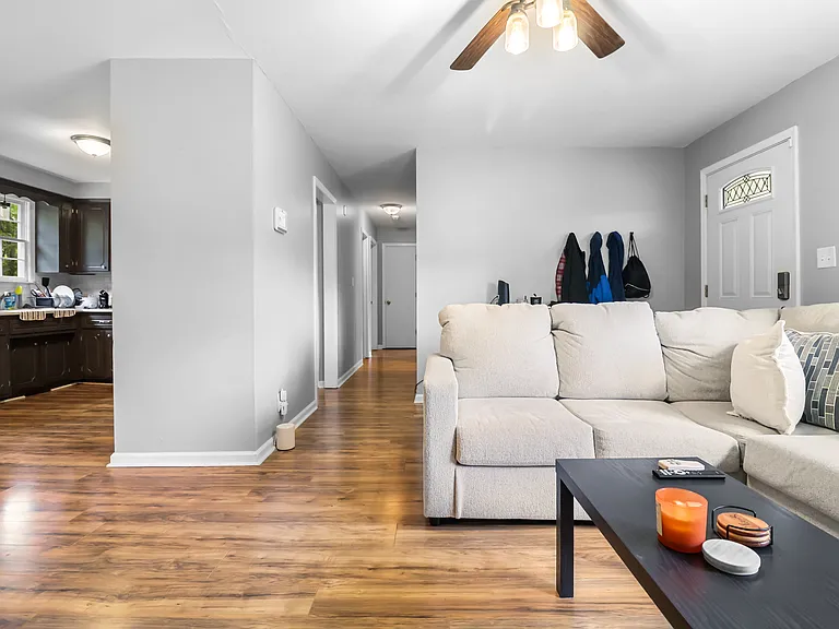 1497 Craig Dr — Photo 8