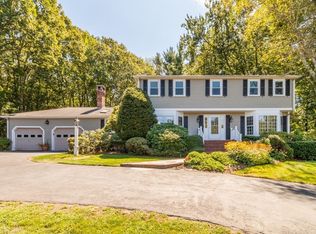 14 Onondaga Ln, Medfield, MA 02052