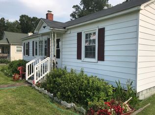7026 Sam Potts Hwy, Lake Waccamaw, NC 28450