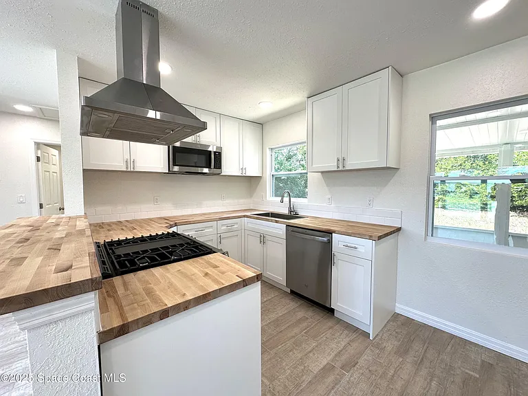 4440 Stuart Ave — Photo 5