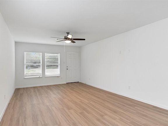 4th image of 1239 21st St