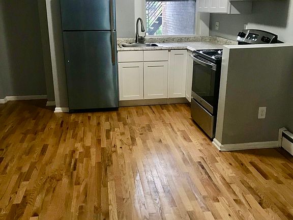 2nd image of 133 Howe St #1