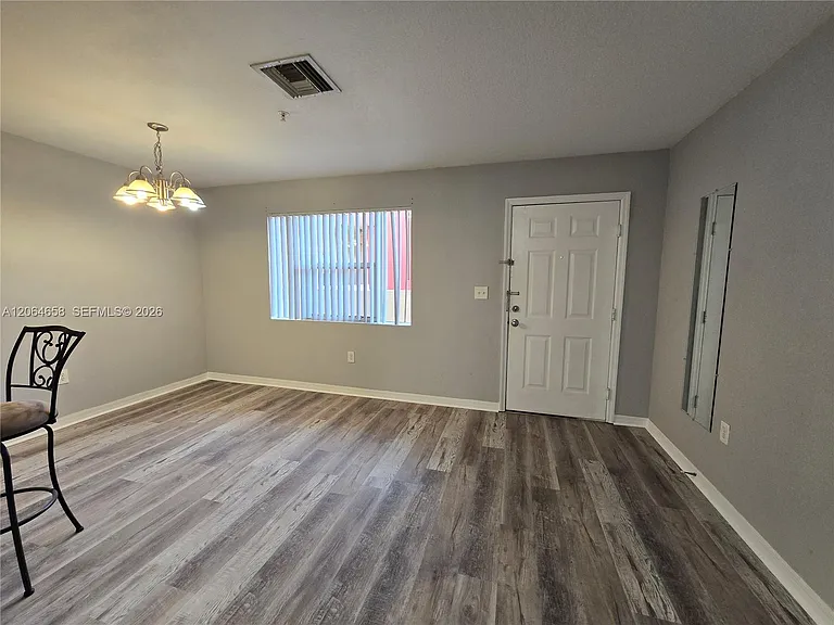 1627 NW 18th St #403 — Photo 3