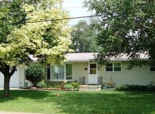 990 N Lewis St, Columbus, WI 53925