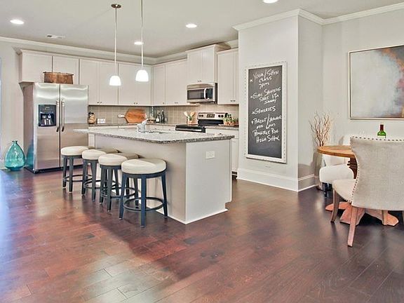 2nd image of 2233 Ewell Park Dr