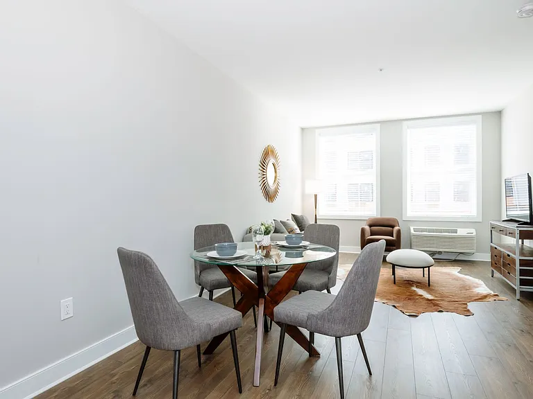 Meridia Brownstones — Photo 6
