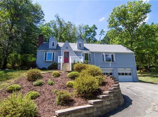 662 Manoah Dr, Bethel Park, PA 15102