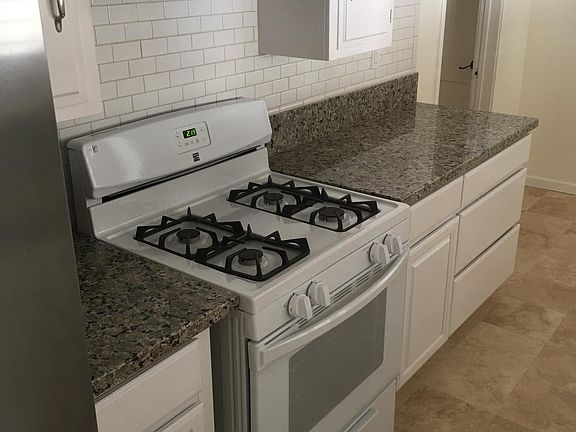 3rd image of 2516 Hitchcock Dr