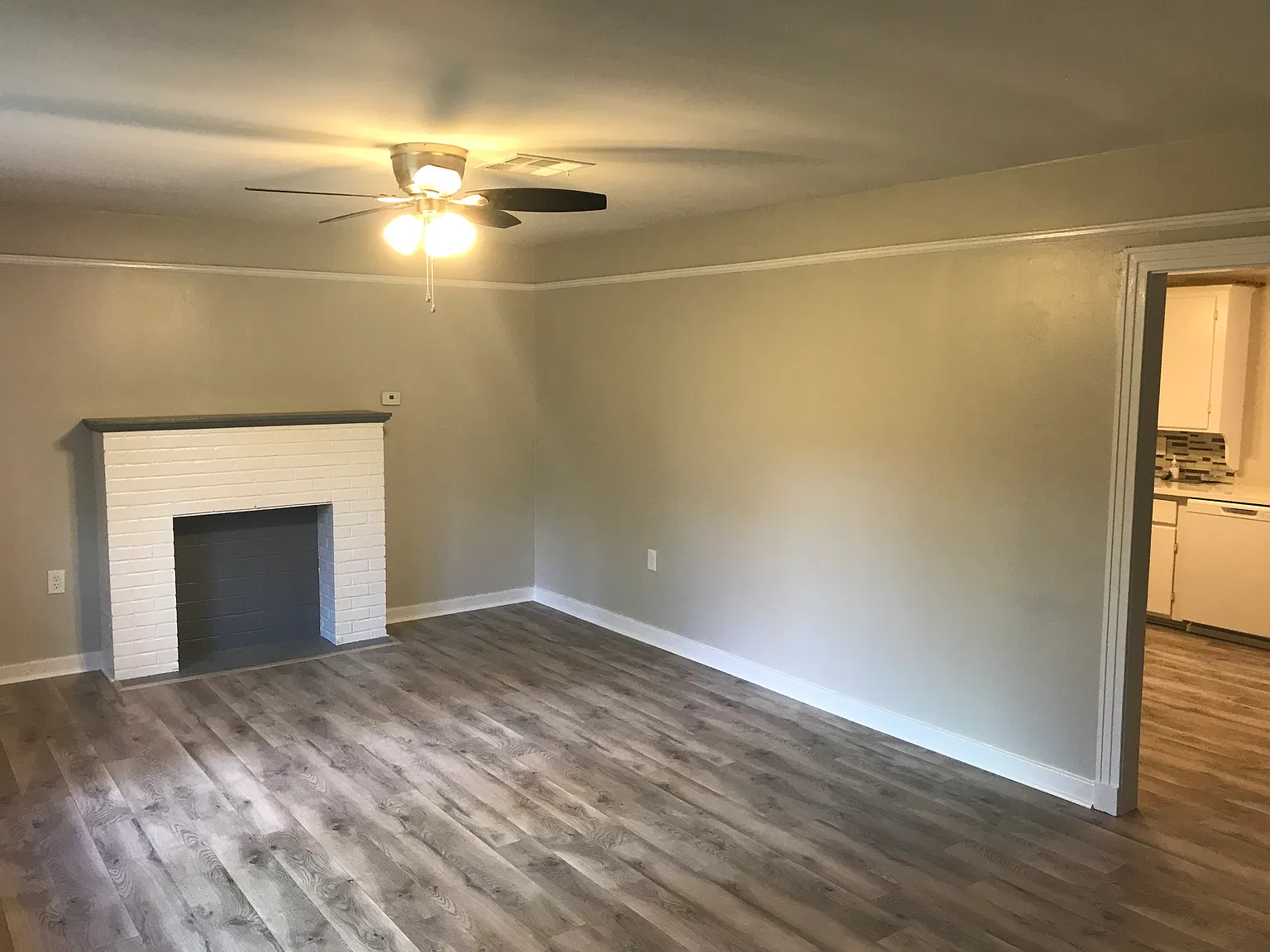 2 bed, 1100 sqft, $1,550 — Photo 2