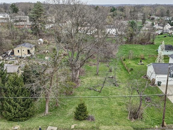 3rd image of Pardee Rd