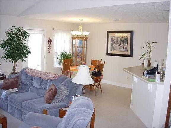 Living Room/Dining Room