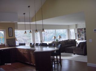 39 Hillcrest Rd, East Aurora, NY 14052