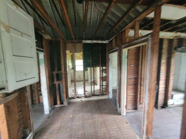 detroit-michigan-88398033 picture