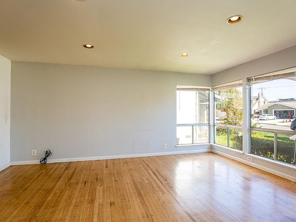 3rd image of 135 Herlong Ave